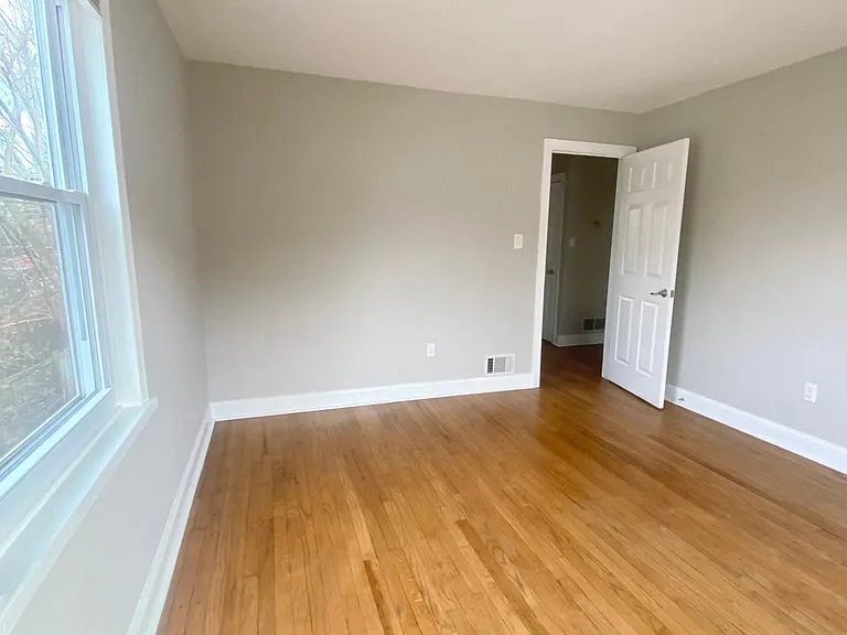 2306 Glendale Ter #2306 — Photo 9