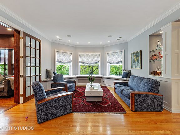 3rd image of 455 W Oakdale Ave APT 3