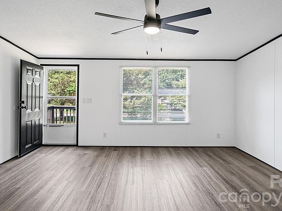 4th image of 913 Grace Dr