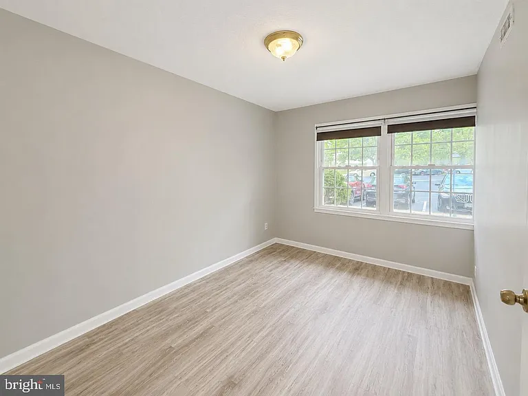 14761 Ealing Ct — Photo 5