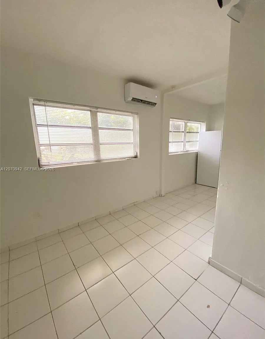2612 Johnson St — Photo 1