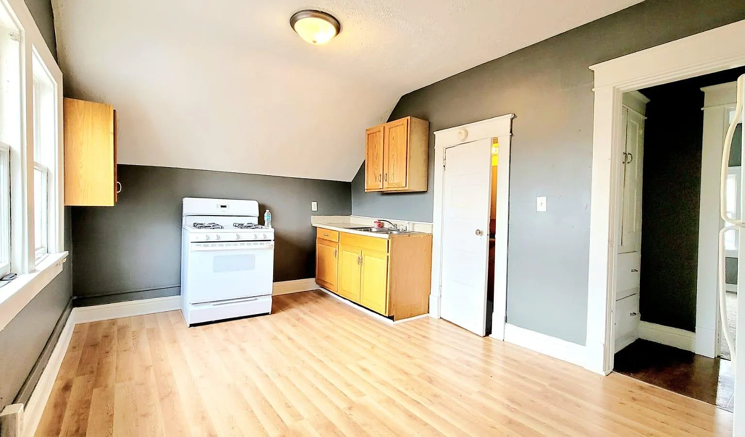 1 bed, $900 — Photo 2