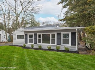 24 Central Ave, Waretown, NJ 08758