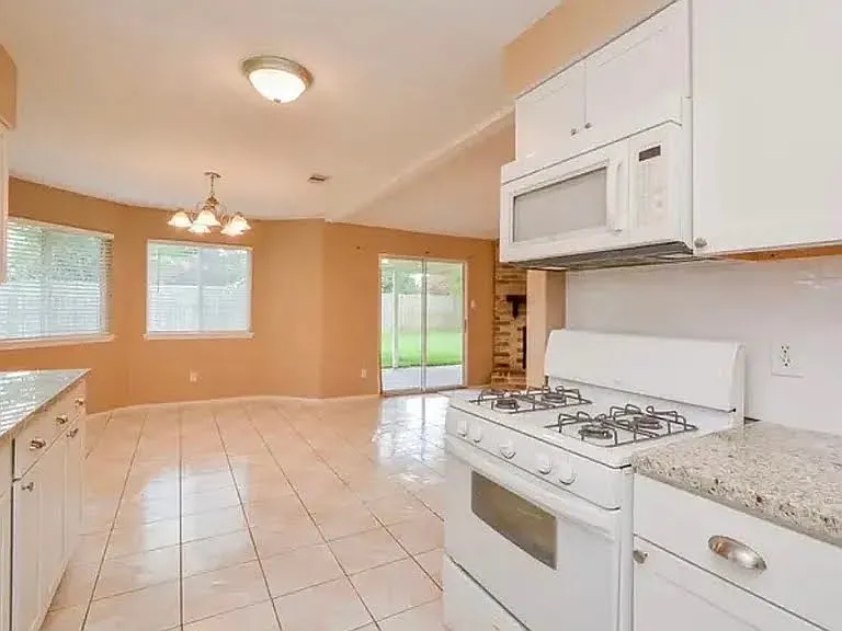 6934 Creek Village Dr — Photo 8