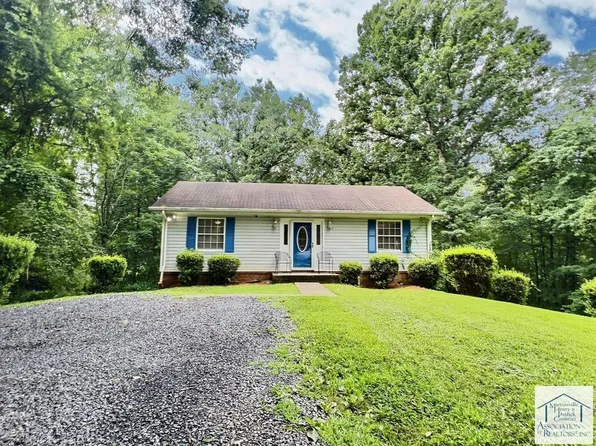 317 Sunset Ave, Martinsville, VA 24112
