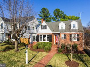 633 N Harrison St, Arlington, VA 22205