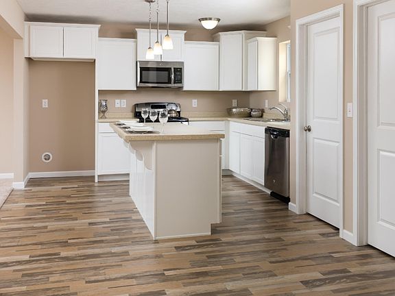 5th image of 435 E Summer Grove Dr