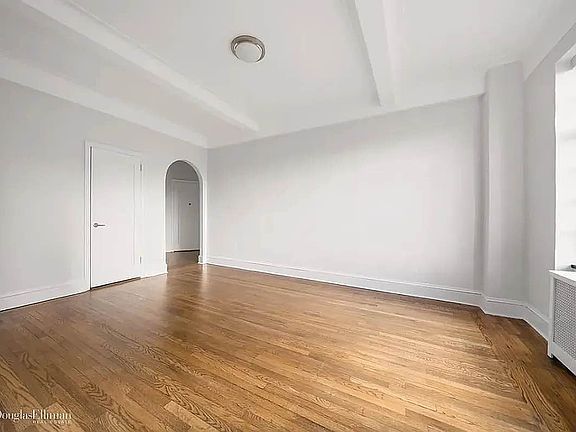 4th image of 10 Sheridan Sq #5D