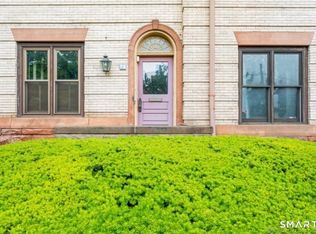 Farmington Place, Hartford, CT 06105