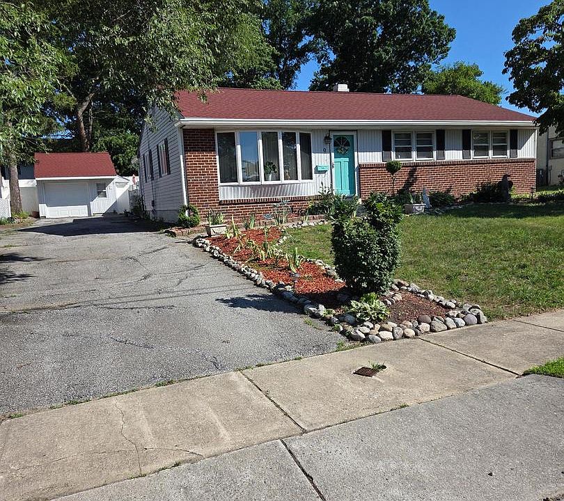 1st image of 9 Willingboro Rd