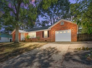 907 Dandridge Dr, Fayetteville, NC 28303