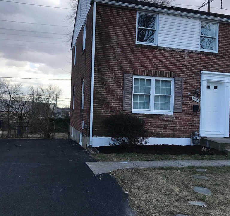 1st image of 440 Forest Dr
