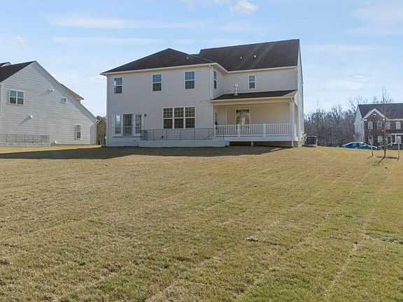 3rd image of 6702 Savannah Dr