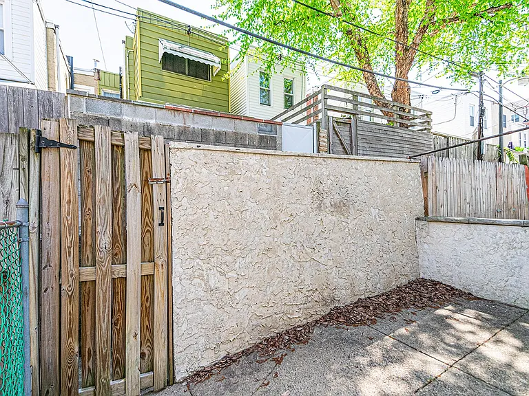 615 S Lecount St — Photo 9