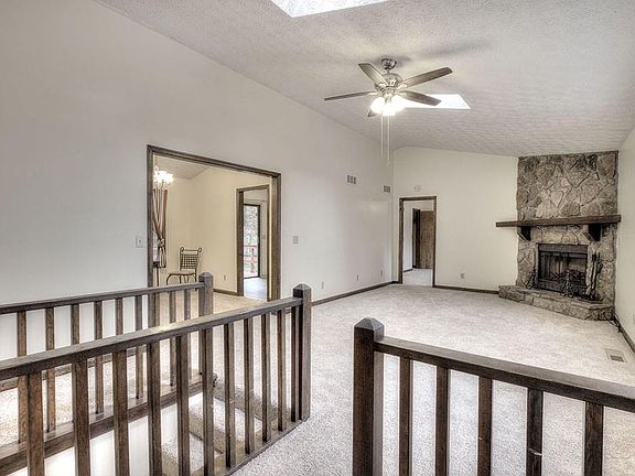 2nd image of 5520 Deerfield Pl NW
