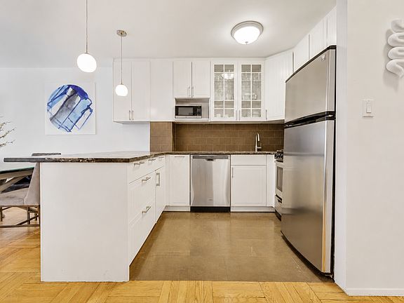 4th image of 420 E 55th St APT 8H