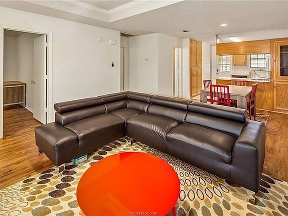 4th image of 902 Camellia Ct #A-b
