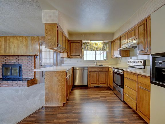 2nd image of 9017 La Barranca Ave NE
