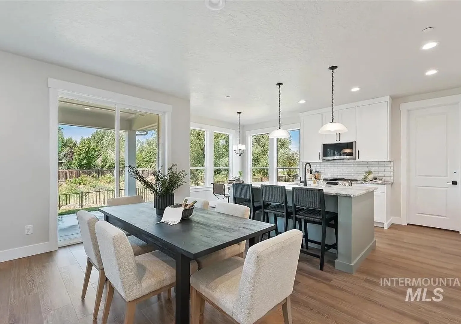 Brand New Spacious 4-Bedroom Home with 3-Car Garage, Granite Kitchen & Prime Middleton Location — Photo 4