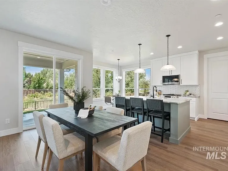 562 Hidden Mill Ct — Photo 4