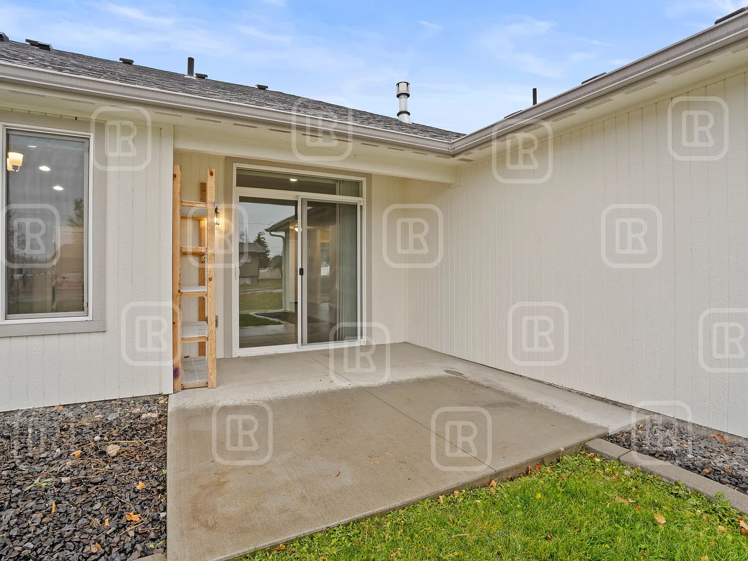 LP - 17020 East Knox Lane - 1 — Photo 4