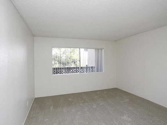 2nd image of 4302 Palm Ave #F45arqmpp