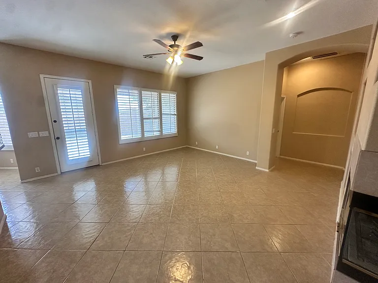 10447 E Florian Ave — Photo 4