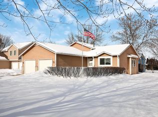 1525 Bruers Ct, Chaska, MN 55318