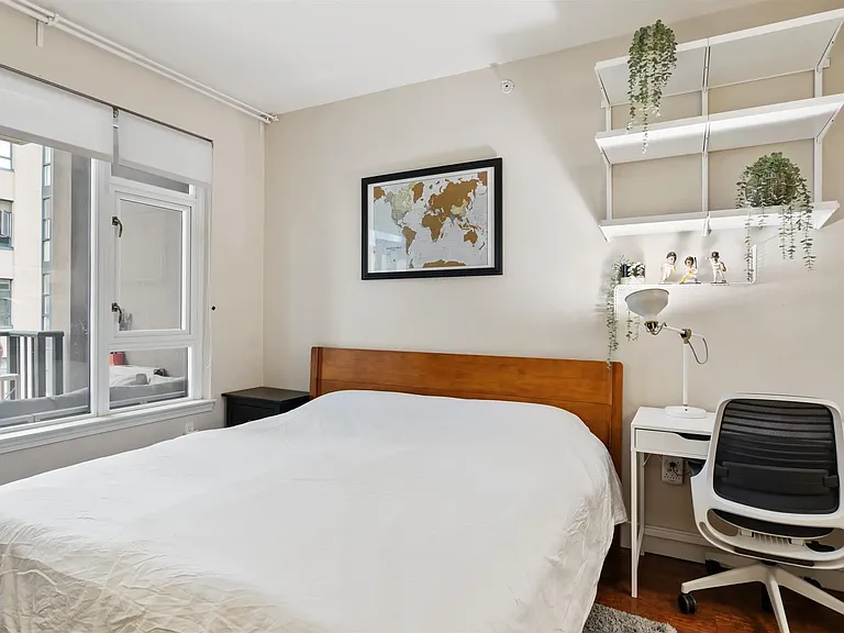 530 K St #409 — Photo 13