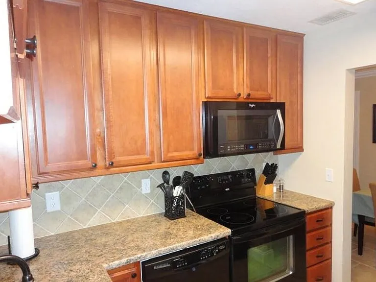 280 Anderson Dr — Photo 9