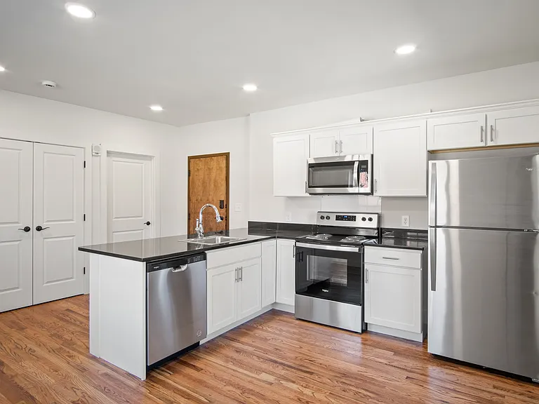 2733 E Magnolia Ave #104 — Photo 4