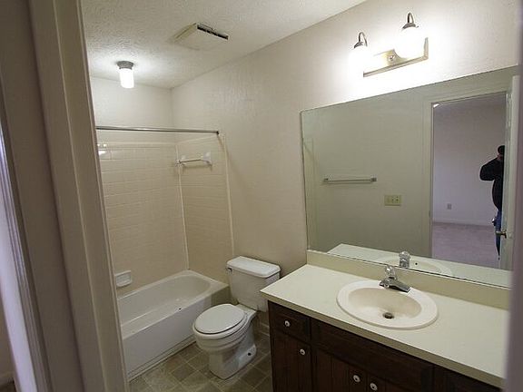 3rd image of 5288 Weyden Ct