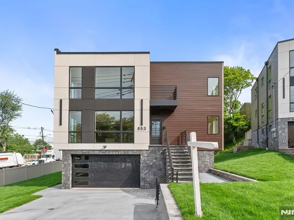 853 Pleasantview Ter, Ridgefield, NJ 07657
