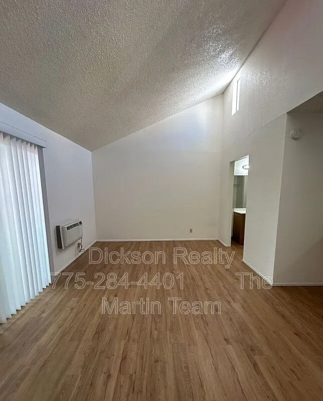 Studio, 1.0 bath, 409 sqft, $1,100 — Photo 2