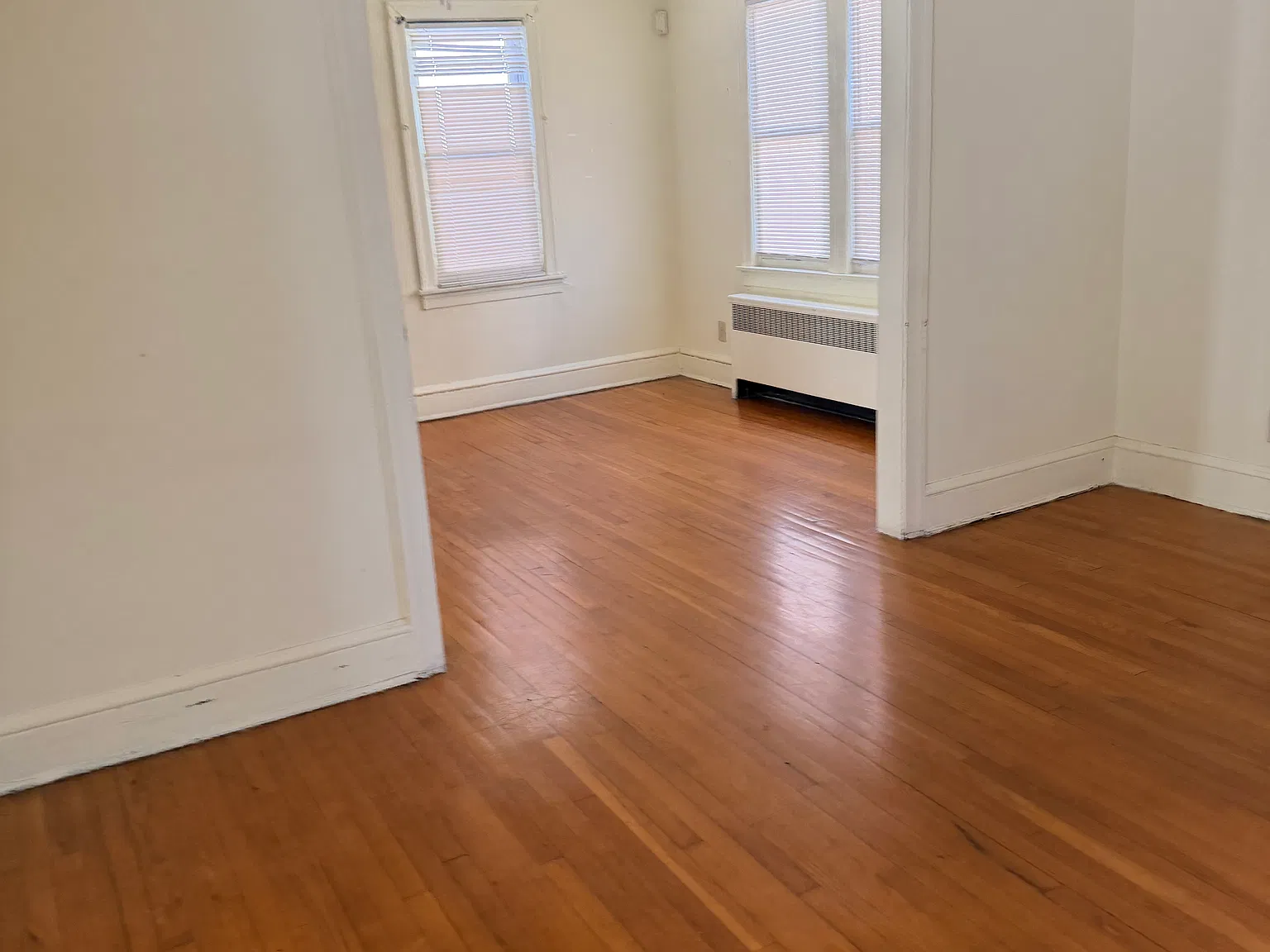 835 20th St — Photo 3