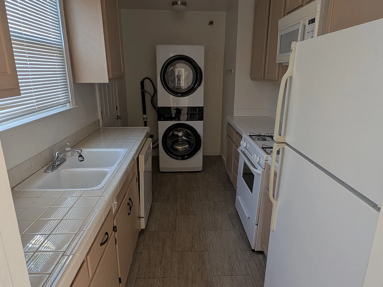 2 bed, 795 sqft, $1,950 — Photo 2