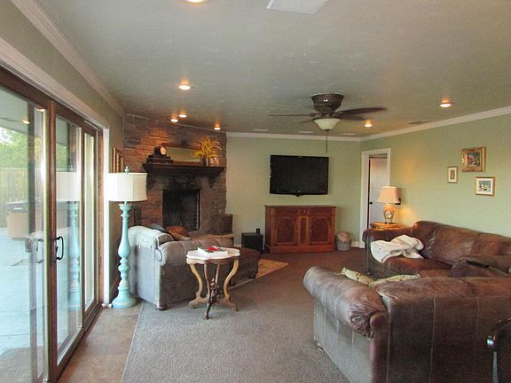 5th image of 523 N Shore Dr