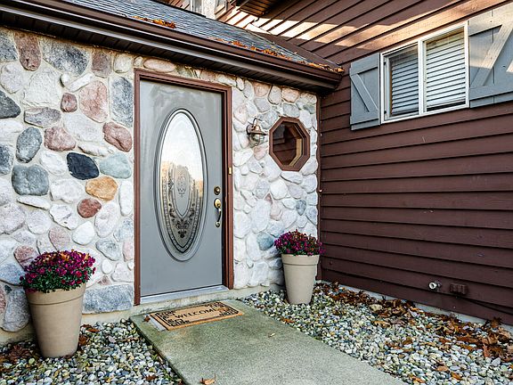 4th image of 13957 Rivercrest Dr