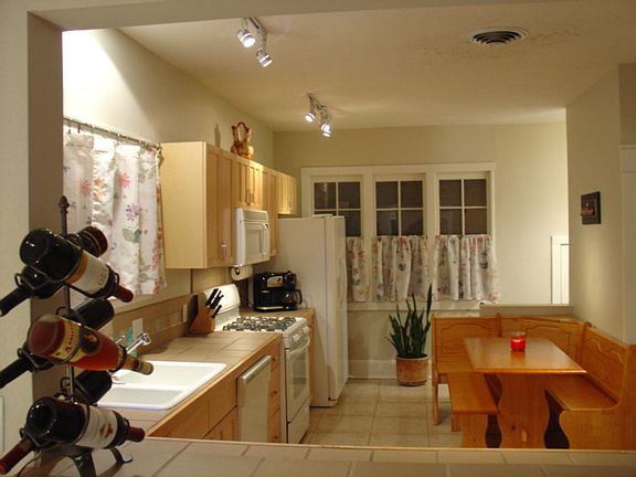 2nd image of 908 Marquette Ave NW
