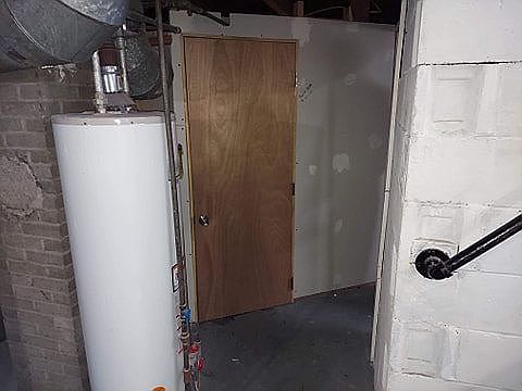 1/2 bath, Basement