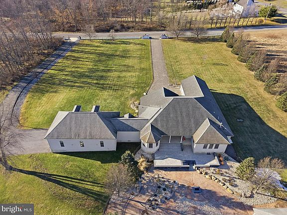 4th image of 901 Meyer Rd