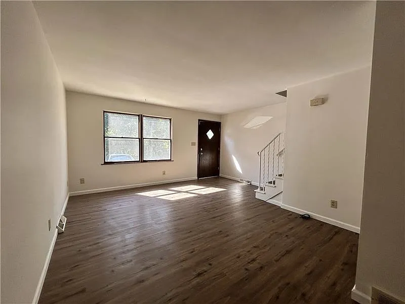 2 bed, $850 — Photo 3