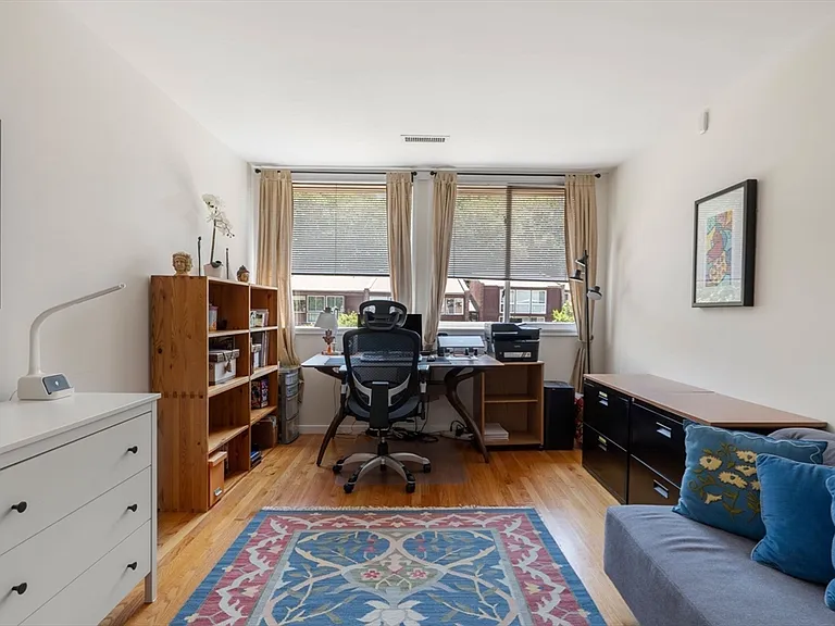 241 Perkins St #H402 — Photo 17