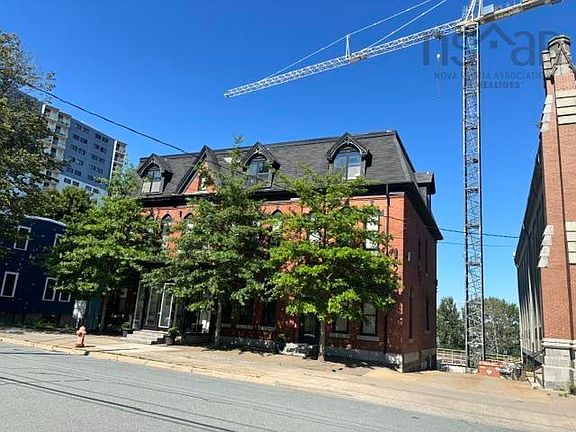 3rd image of 2267 Brunswick St