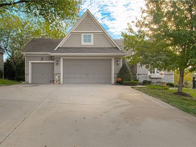 5013 Bradshaw St, Shawnee, KS, 66216