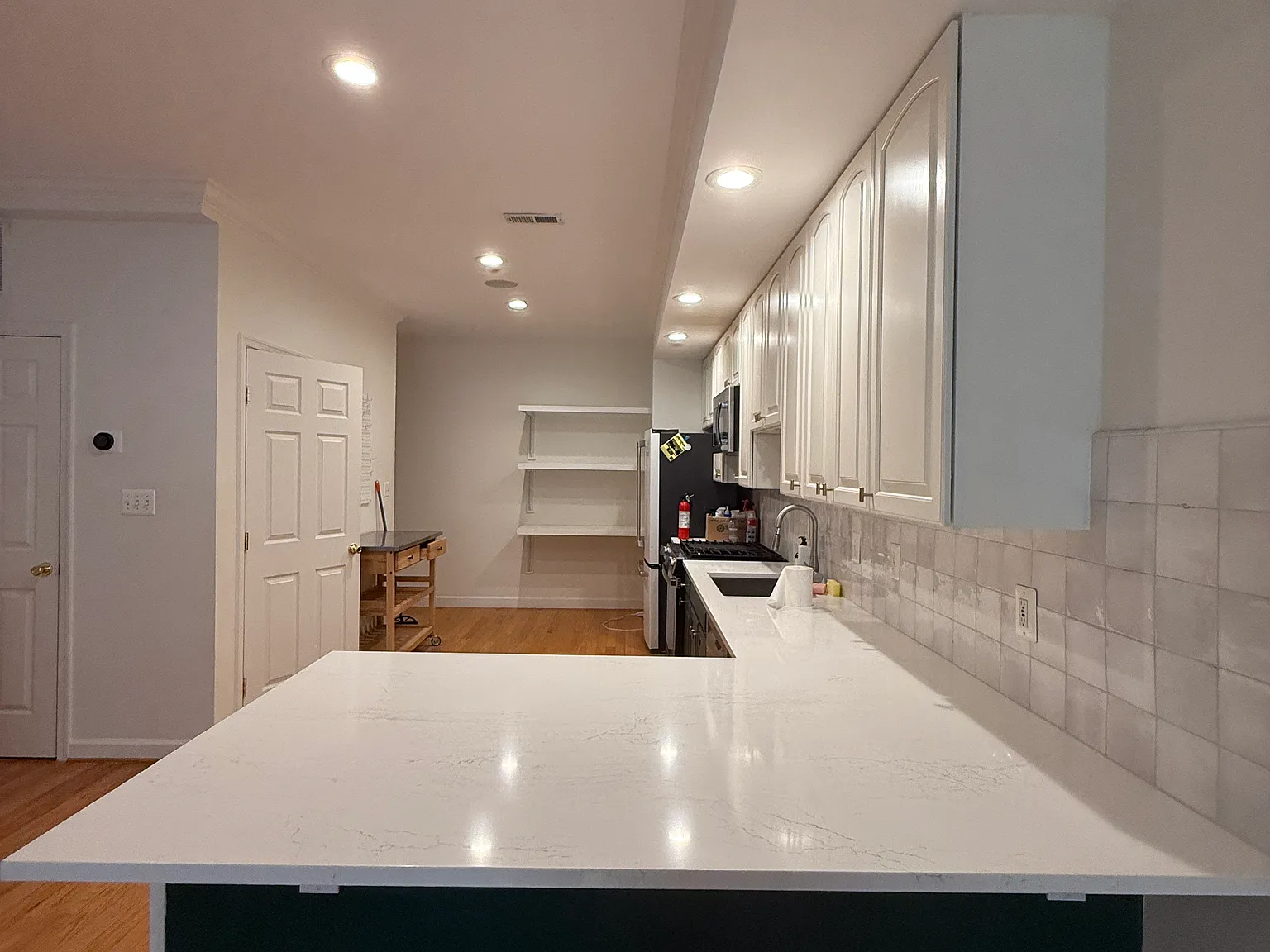 3 bed, 2.5 bath, 1536 sqft, $4,200 — Photo 4