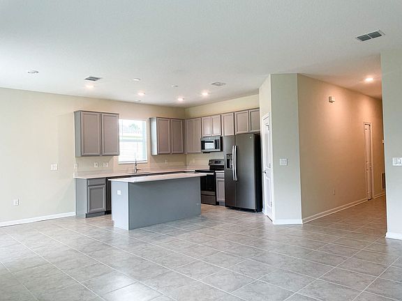 3rd image of 4518 Tahoe Cir