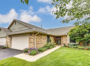 557 Raintree Pl APT B, Englewood, OH 45322