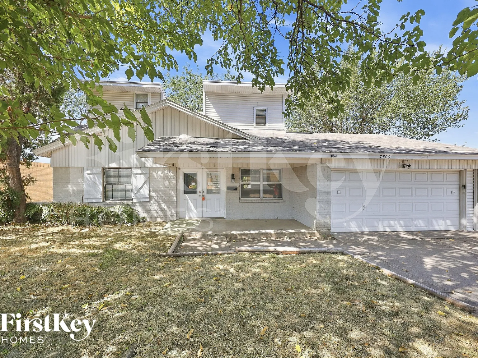5 bed, 3.0 bath, 2185 sqft, $2,390 — Photo 2