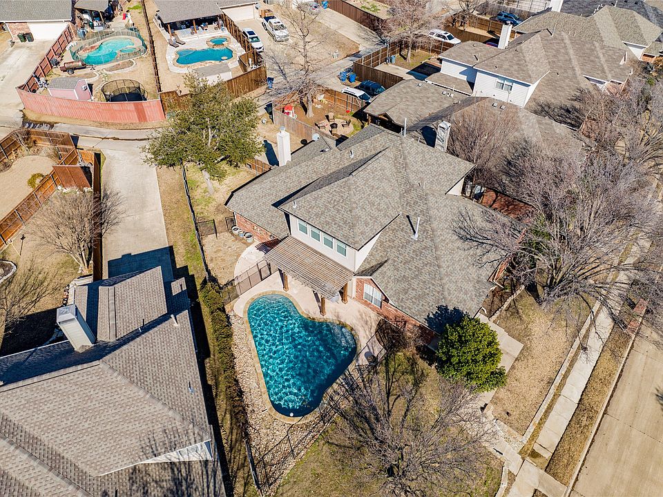 1st image of 2230 Garden Crest Dr